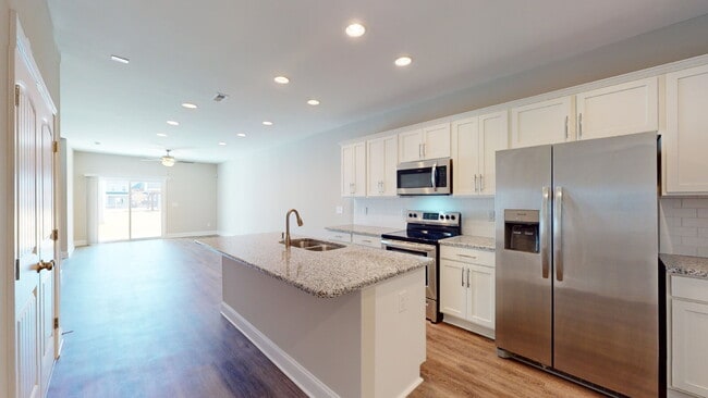 Building Photo - Robinson Floor Plan