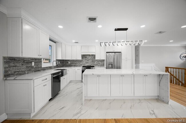 Building Photo - 1 Saratoga St