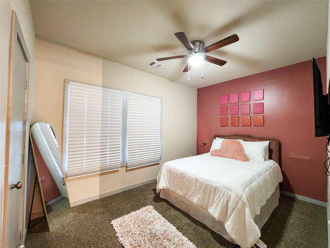 Building Photo - 5910 Shelburne St