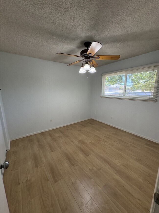 Building Photo - 6031 Rowan Way