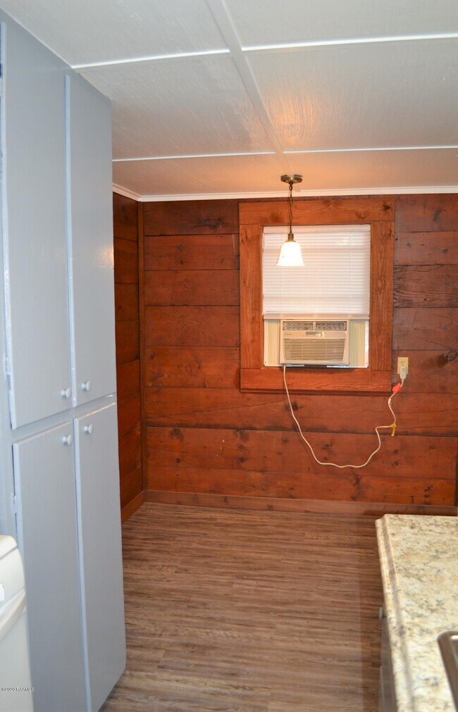 Building Photo - 131 1/2 Mildred St
