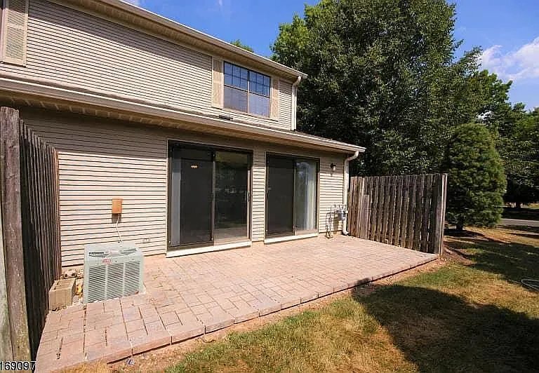 Building Photo - 24 Kirby Ln