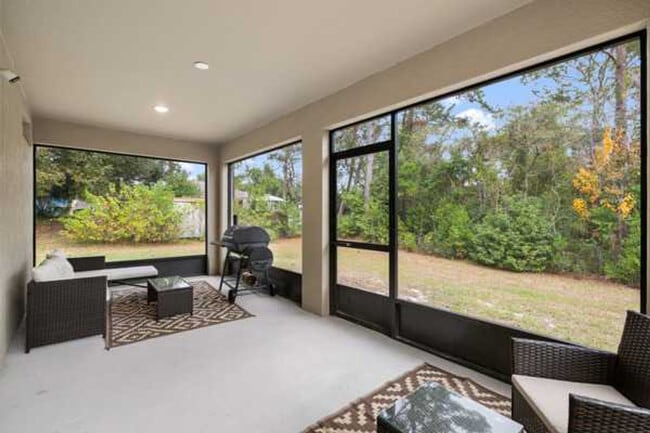 Building Photo - 14282 Coronado Dr