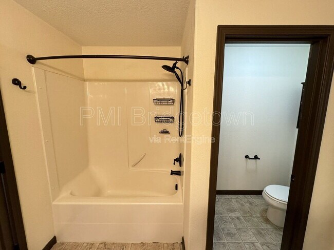 Building Photo - 3614 SE Trellis Pl