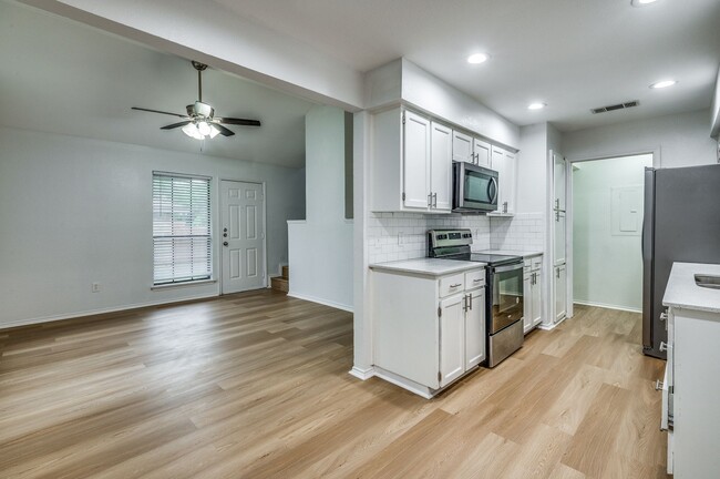 Building Photo - 117 Peachtree Ct
