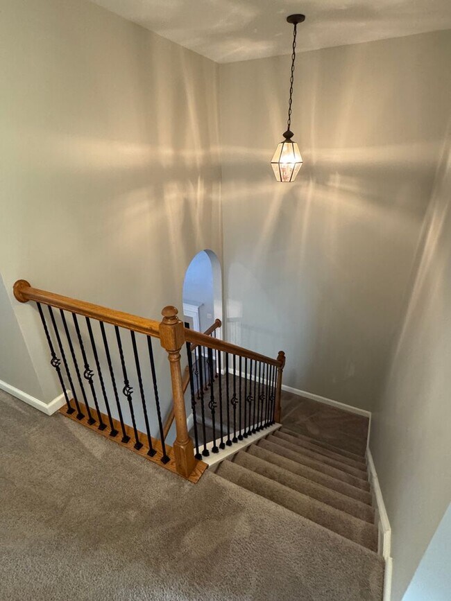 Building Photo - Beautiful 4 bed 3 Bath Home in Heart of Gr...