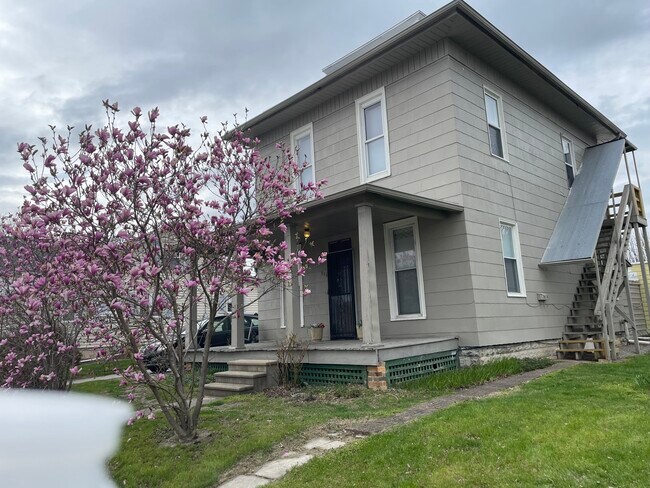 Building Photo - 514 E Sandusky St