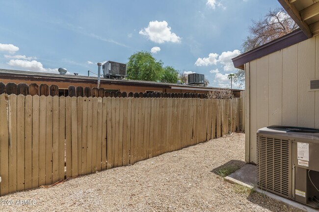 Building Photo - 7802 E Heatherbrae Ave