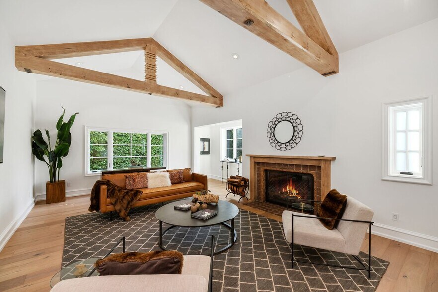 Building Photo - 514 Walden Dr