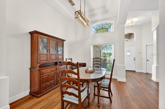 Building Photo - 5477 Glen Oak Pl