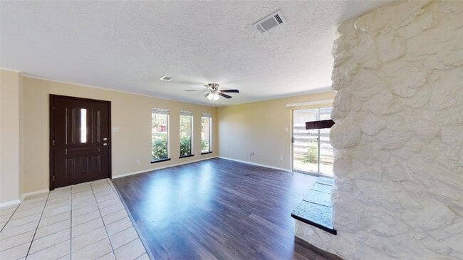 Building Photo - 4130 Willow Oak St