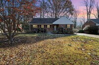 Building Photo - 3107 Valley Ln