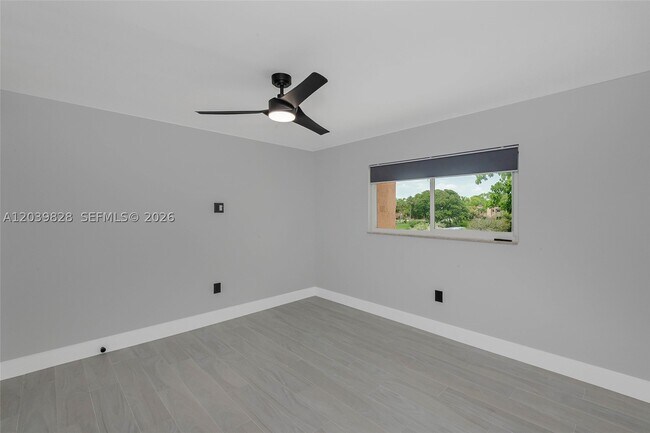 Building Photo - 6653 SW 140th Ave