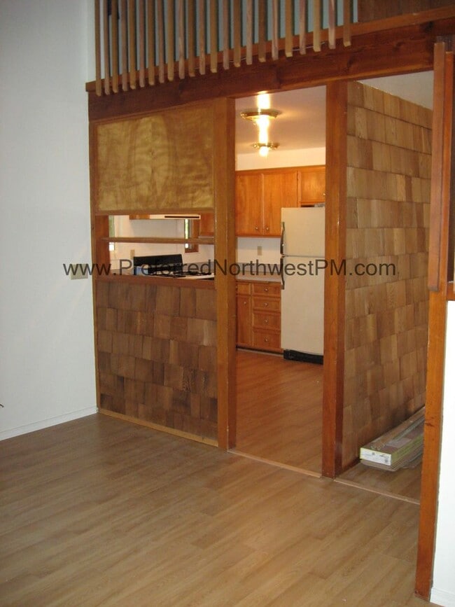 Building Photo - 2233 Monterey Ln