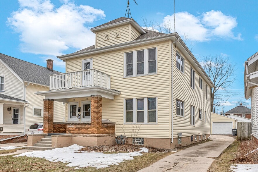 Building Photo - 817 Bell Ave