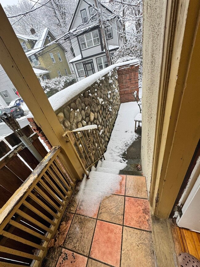 Building Photo - 24 Bloomfield Way