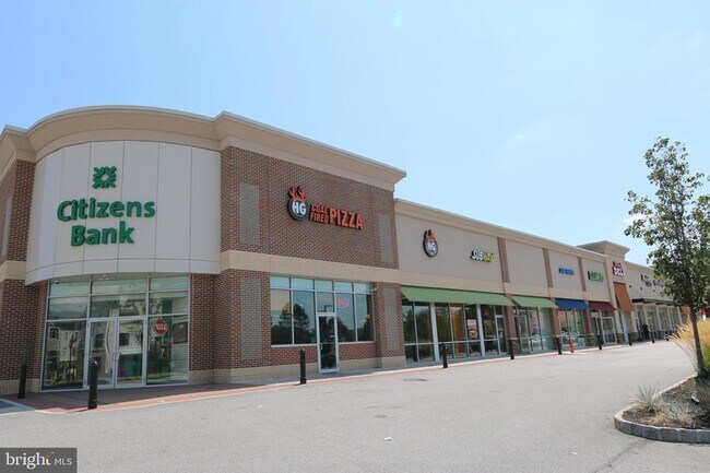 Building Photo - 1705 Mountainview Dr