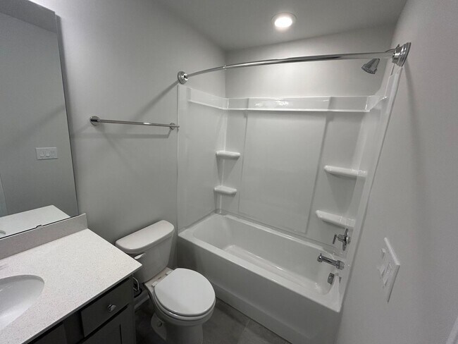 Building Photo - NEW 4 bed/3.5 bath townhome for rent in Apex