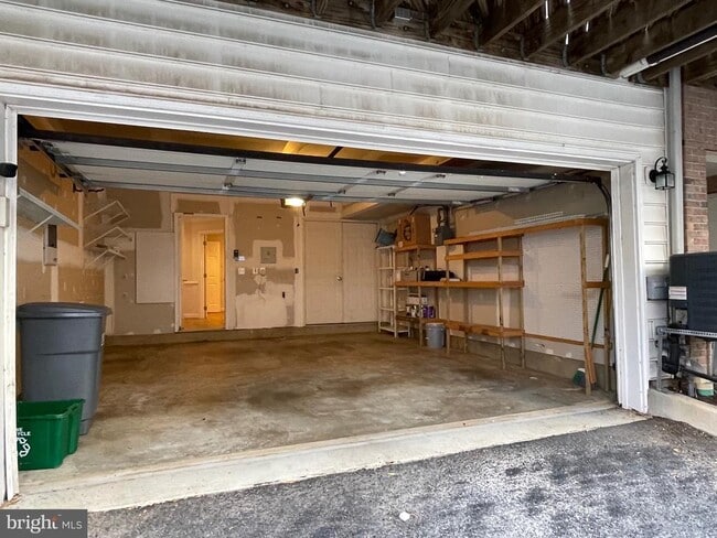 Building Photo - 650 9th St SW