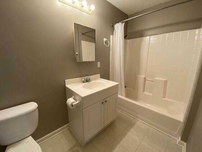 Building Photo - UPCOMING WEST FAIRHOPE 3/2 F&N COTTAGE