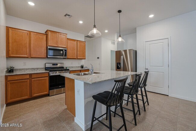 Building Photo - 14220 W Willow Ave