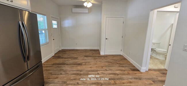Building Photo - 605 14th St