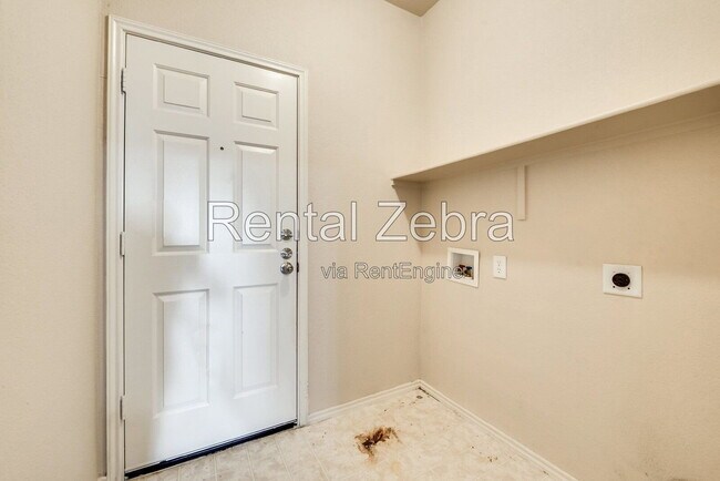 Building Photo - 752 Vista Verde Dr