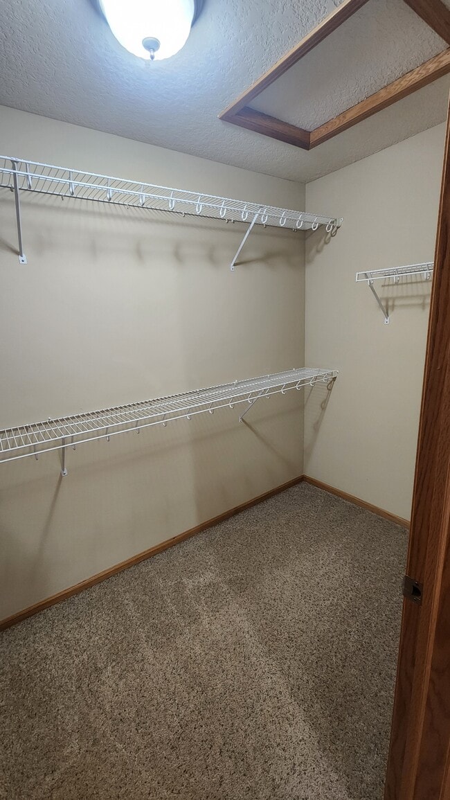 Building Photo - 1208 SE Birch Ln