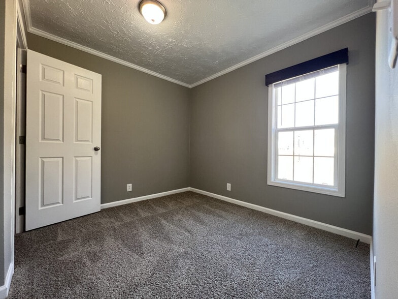 Building Photo - 300 Caseybrook Ct