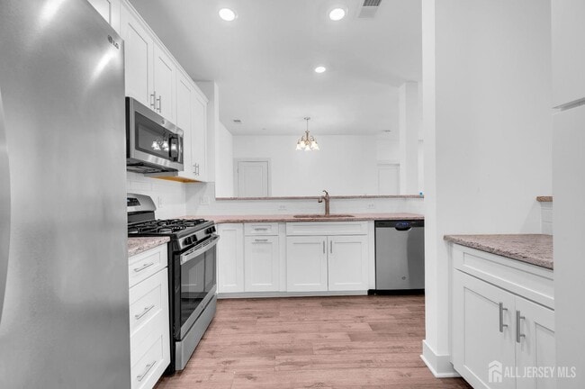 Building Photo - 617 Marion Ln