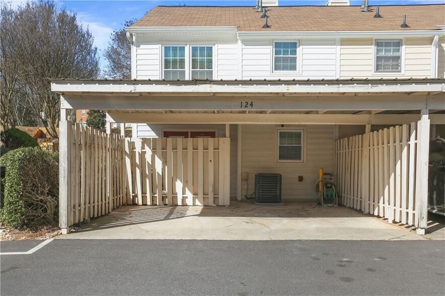 Building Photo - 124 Holcomb Ferry Rd