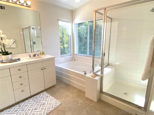 Building Photo - HOLLYFIELD CT - Spacious 5 Bedroom Carmel Valley Home on Quiet Cul-de-Sac — Available Aug 10!