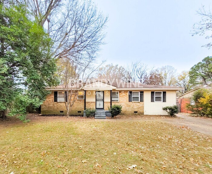 Building Photo - 3035 Christine Rd