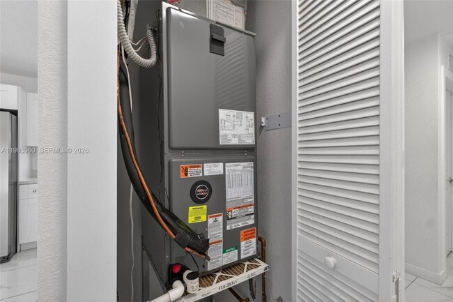 Building Photo - 2492 SW 44th St