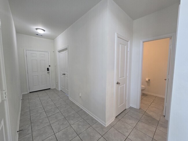 Building Photo - 7318 Parkview Dr