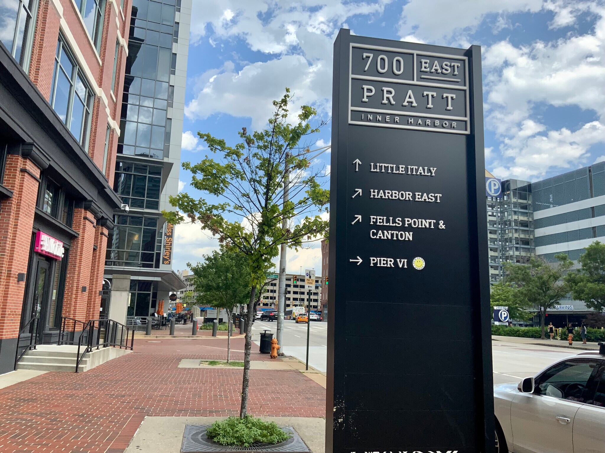 Building Photo - 1701 Spence St