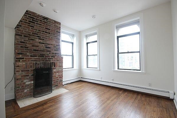 Building Photo - 163 14th St