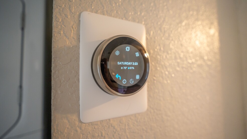 Smart Thermostat - 543 W Hancock St