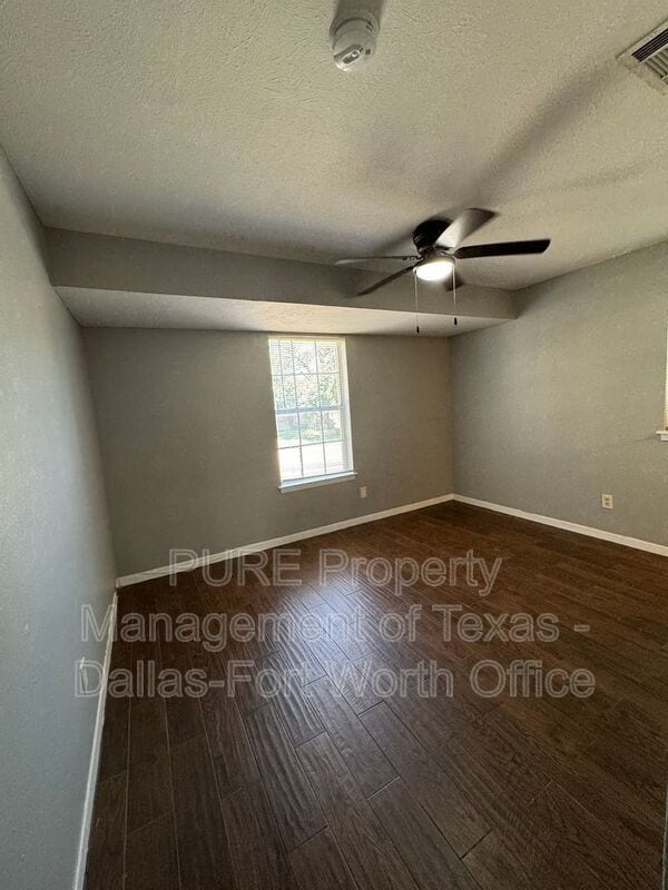 Building Photo - 4256 Ambrose Dr
