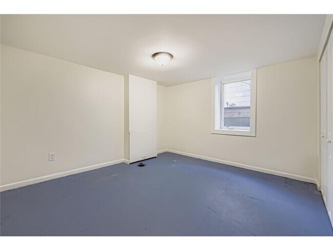 Building Photo - 1683 Minnehaha Ave E