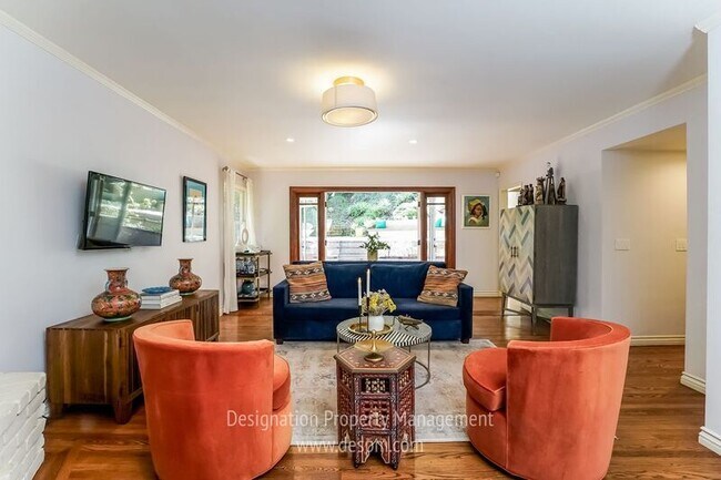 Building Photo - 360 Glenullen Dr