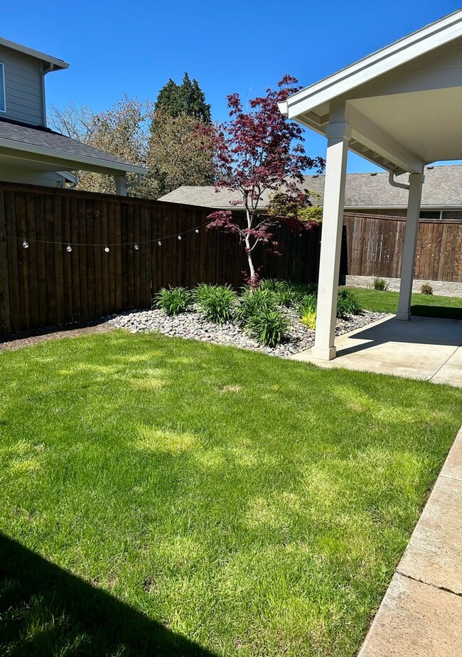 Primary Photo - Wonderful Two Bedroom Unit in Lakeshore Ne...