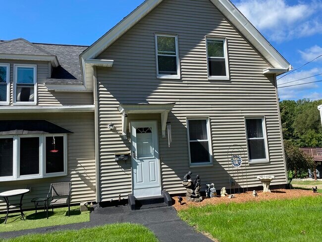 Building Photo - 83 S Main St