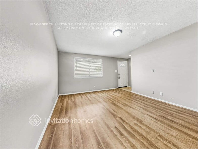 Building Photo - 8831 N 37th Dr