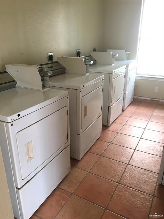 Building Photo - 27 Lilia Dr