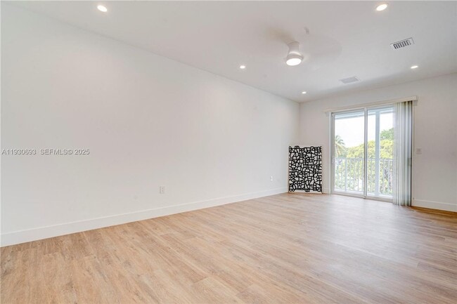 Building Photo - 1805 NW 22nd Ct