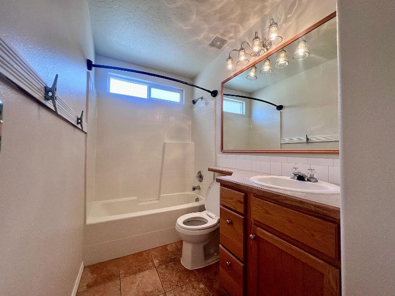 Building Photo - 16845 N Darmady Loop