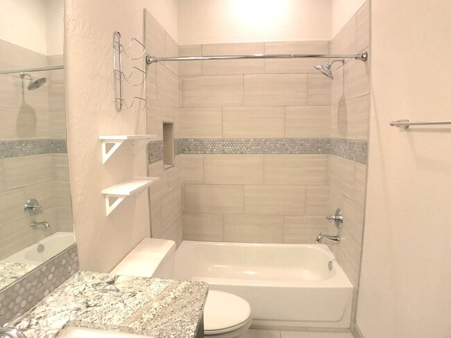 Building Photo - Gorgeous Los Lunas 3 Bedroom! Open layout! Tons of space. Built in 2021