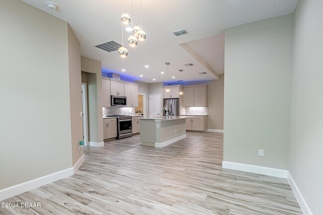 Building Photo - 212 Gypsy Palace Ln