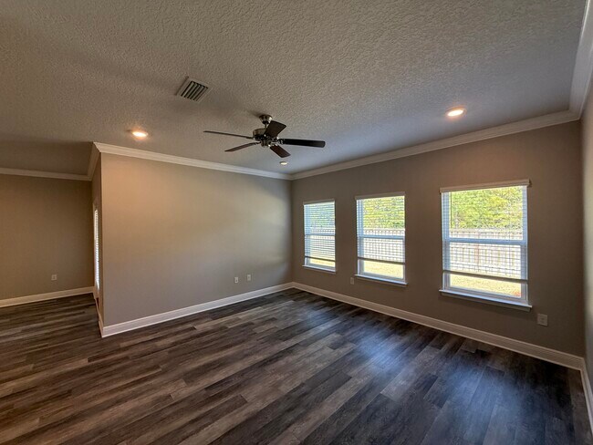 Building Photo - 491 Lightning Bug Ln